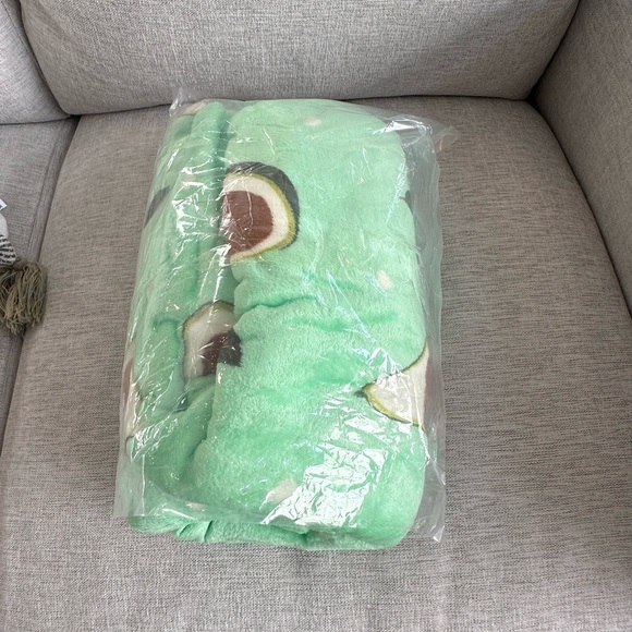 Bundle- blanket hoodie, Zara top and H&M sweater - Picture 3 of 11